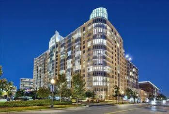Weichert Suites At Wisconsin Place Chevy Chase Exterior foto