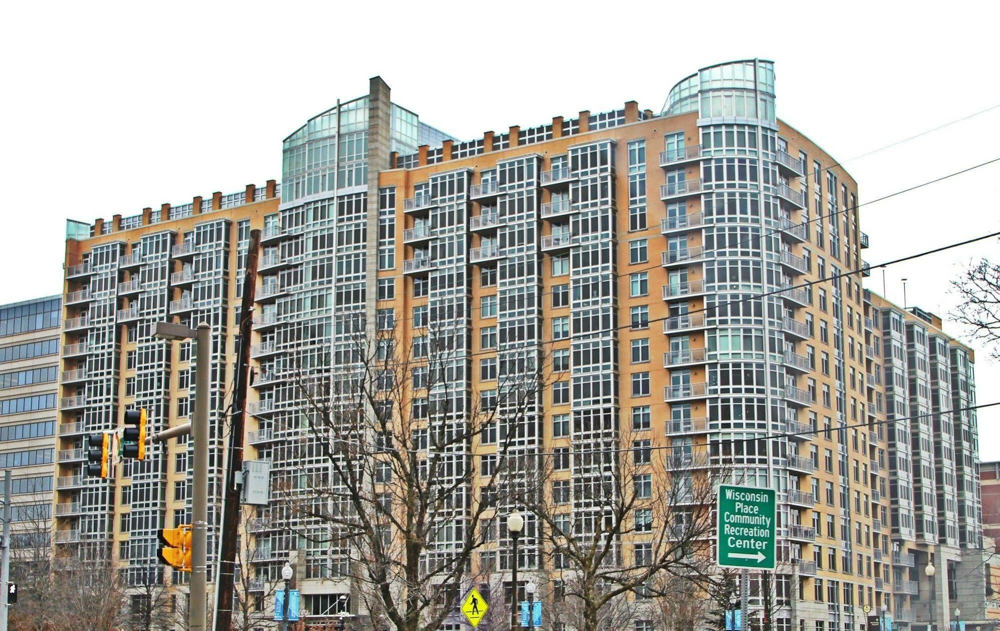 Weichert Suites At Wisconsin Place Chevy Chase Exterior foto